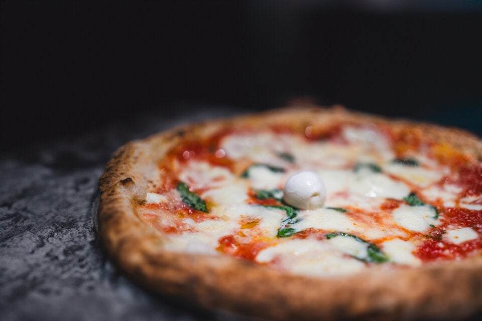 Pizza-Streit auf TikTok: Amerikaner schockiert, dass Europäer GANZE Pizzen essen