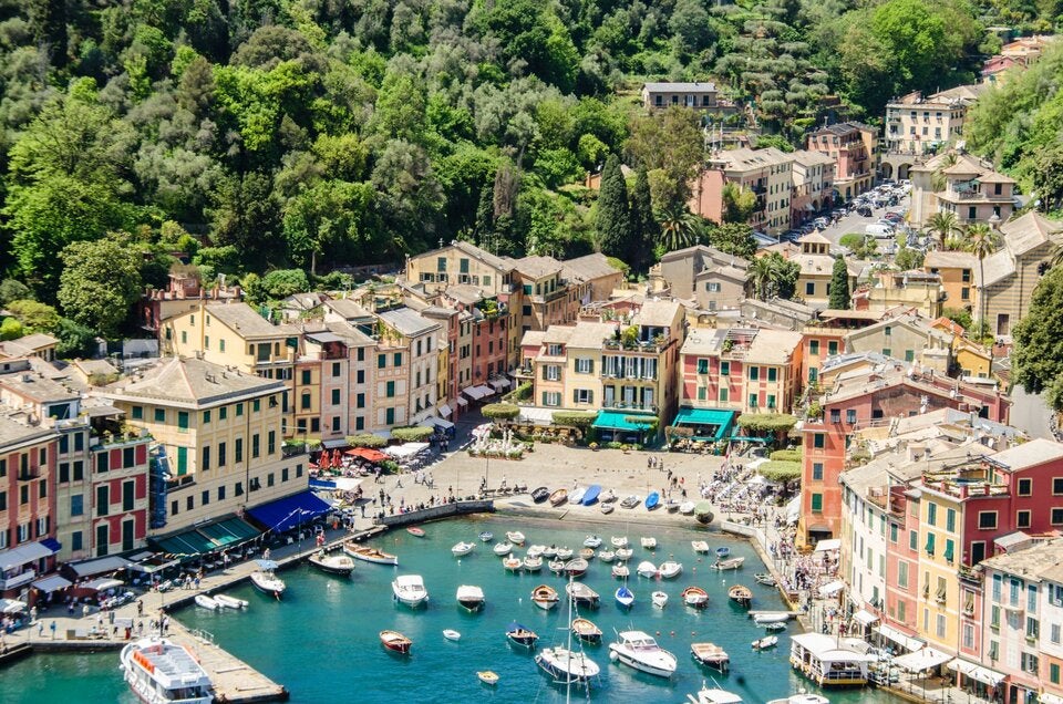 Portofino: Bekannt für seinen malerischen Hafen - hier trifft sich der Jet-Set im Sommer mit seinen Yachten.
