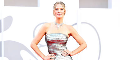 Glänzende Auftritte von Toni Garrn & Co. in Venedig