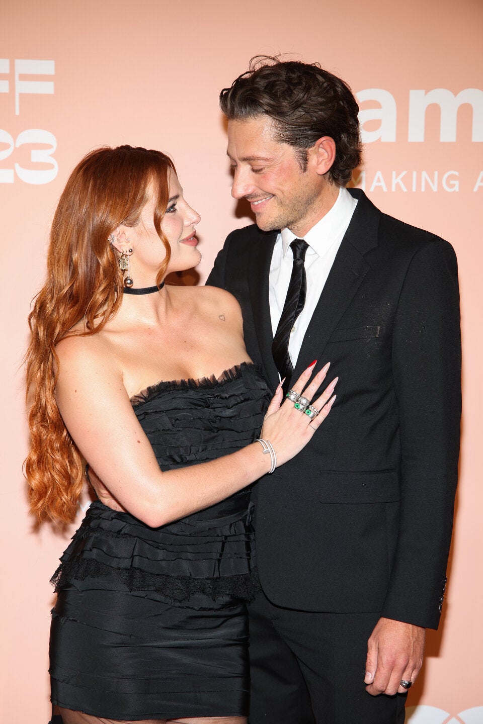 amFar Gala Bella THorne und Mark Emms