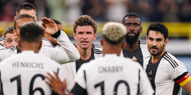 Deutsche Fu&szlig;ball-Stars im Anflug nach Wien