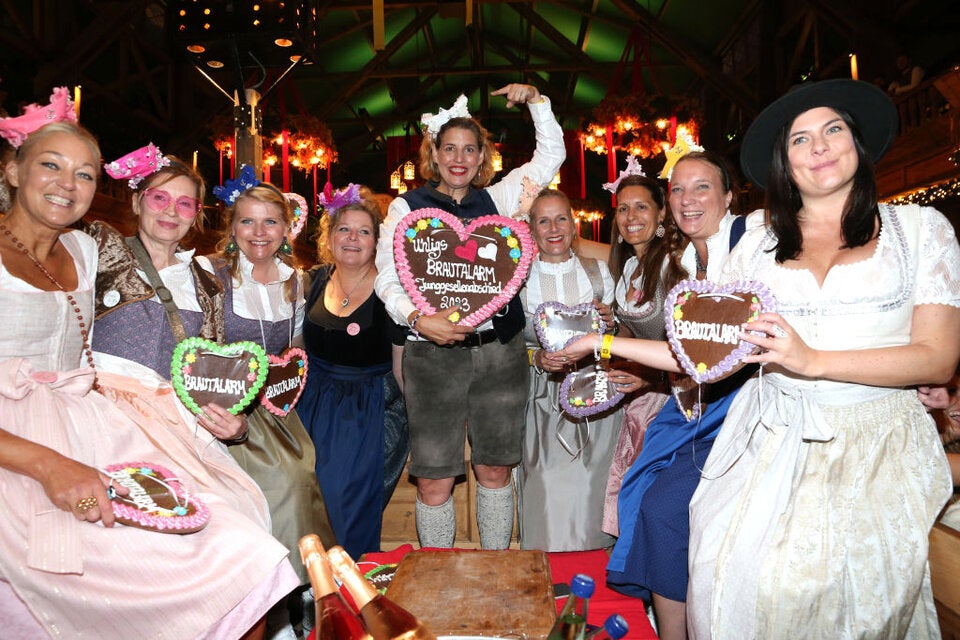 Elena Uhlig Bachelor-Party am Oktoberfest