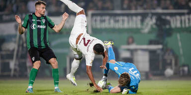 Hier bricht sich Bayern-Star Gnabry den Arm