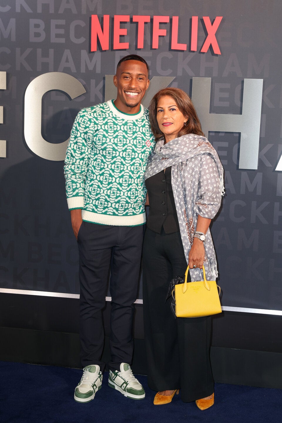 Yung Filly und ein Gast nehmen an der UK-Premiere von 