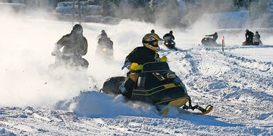 Bei Skidoo-Rennen &uuml;berfahren: tot