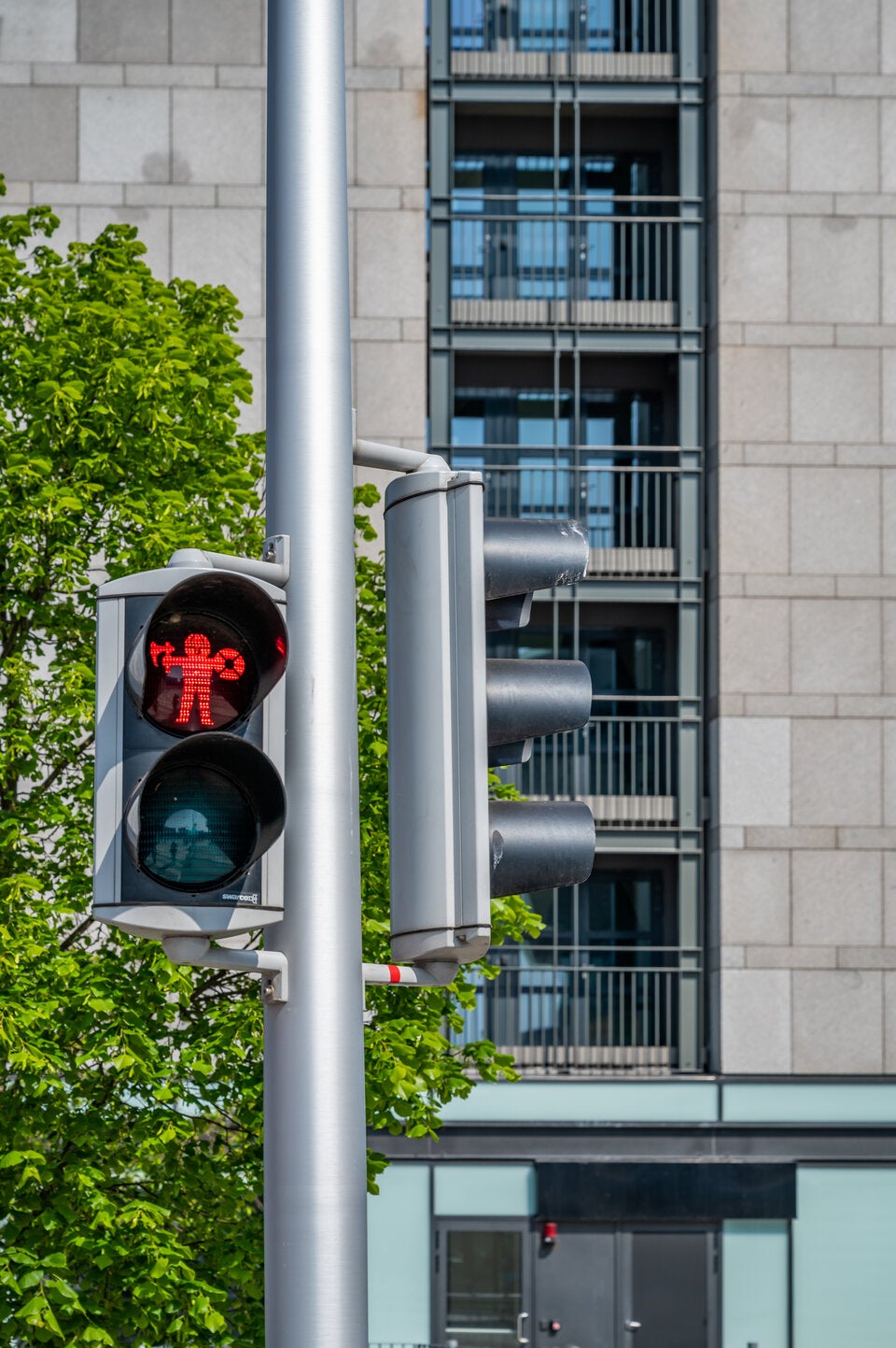 Auch das rote Ampelmännchen gibt es im Wikinger-Style. (Aarhus, Dänemark)