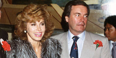 Robert Wagner, Stephanie Powers