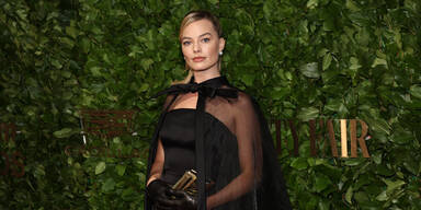 Barbiecore ist out! Margot Robbie setzt jetzt auf Gothic-Chic