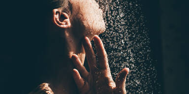 Überraschend: Deshalb sollten Sie ab sofort im Dunkeln duschen