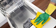 Stinkende Spülmaschine? So wird sie blitzschnell sauber