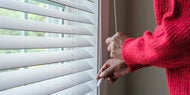 Der Jalousien-Trick: So senken Sie Ihre Heizkosten im Winter