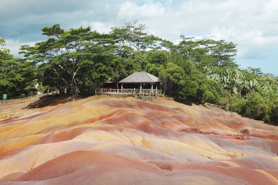 Mauritius Geopark Naturwunder aus Vulkangestein: Siebenfarbige Erde in Chamarel.
