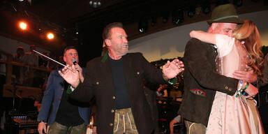 Verlobung f&uuml;r TV-Star bei Wei&szlig;wurstparty