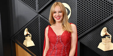 Hei&szlig;er Latex-Look: Kylie Minogue versext Weihnachten