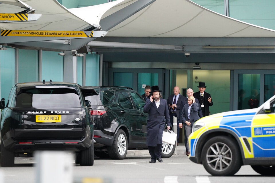 Harry reist wegen Krebs von Charles nach London