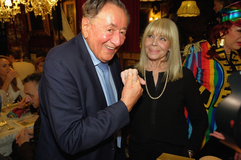 SO sieht Lugners Grabstein aus