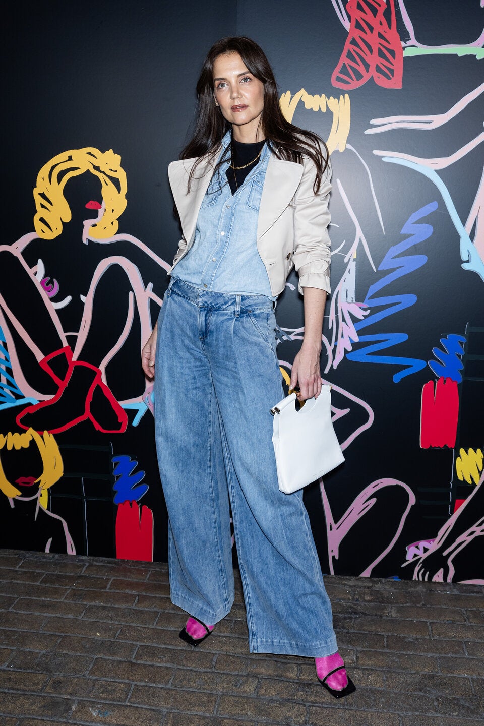 Katie Holmes setzt bei der NYFW auf schrille Kontraste