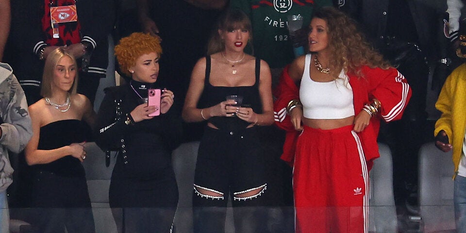 Taylor Swift drückt mit Blake Lively ihrem Travis die Daumen.