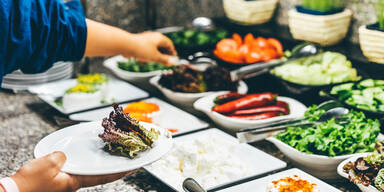 Finger weg: Diese Lebensmittel sollten Sie im Urlaub lieber meiden