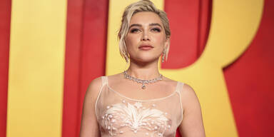 Stars erklären Nippelblitzer-Look zum Megatrend