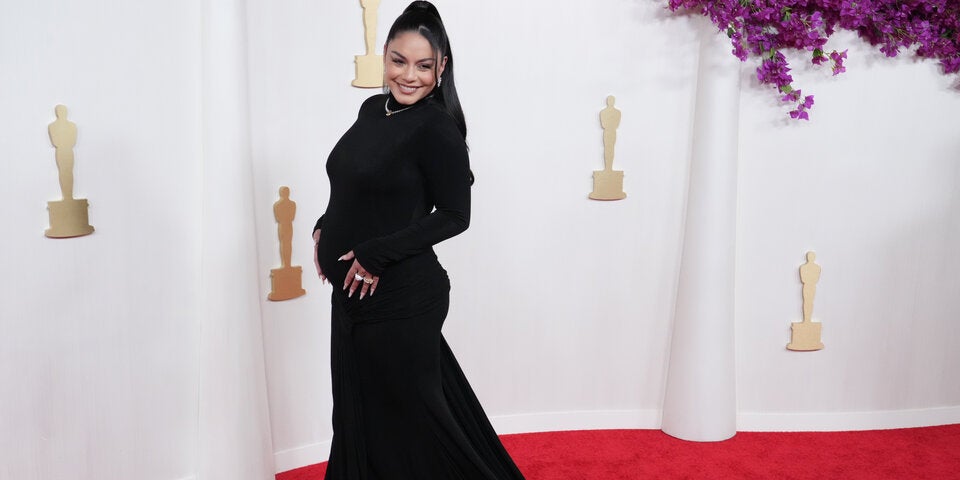 Vanessa Hudgens zeigt bei den Oscars ihren Babybauch im Naked-Dress