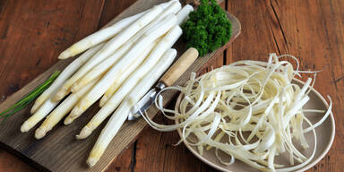 Warum Sie Spargelschalen nicht wegwerfen sollten