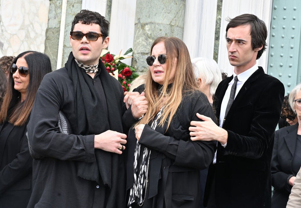 Eva Cavalli mit ihren Söhnen Robin und Daniele beim Begräbnis von Roberto Cavalli.