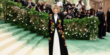 Selfies, Zwiebeln & Sitzdrama: Das sind die absurden Regeln der Met Gala