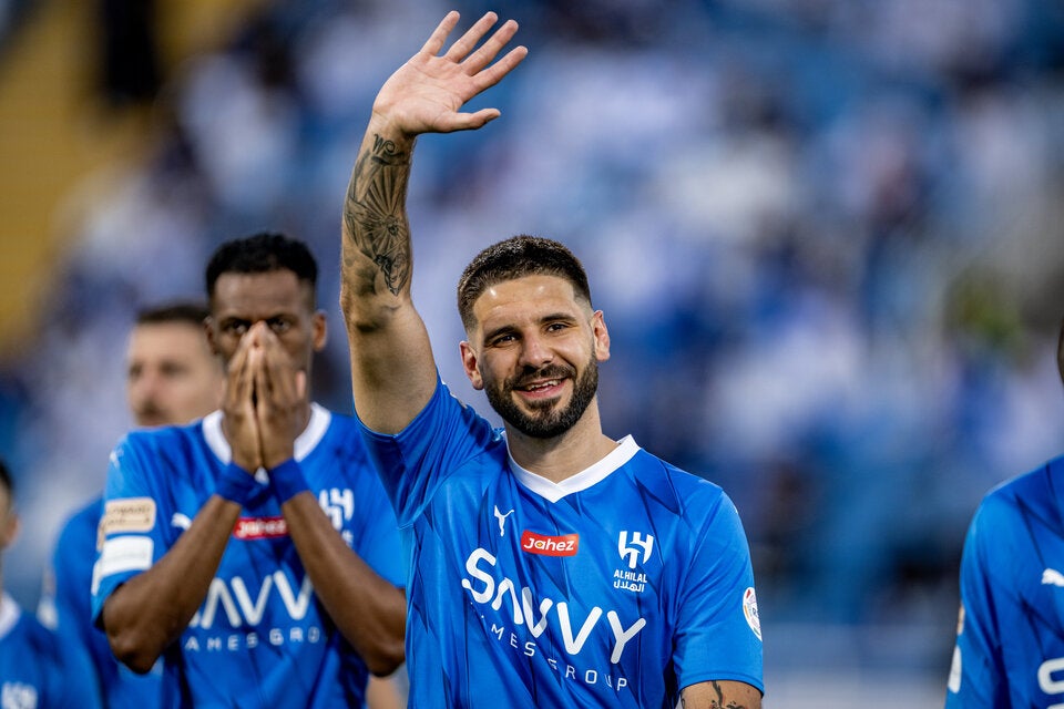 Im August 2023 wechselte der Stürmer für eine Ablösesumme von 52,6 Millionen Euro von Fulham nach Saudi-Arabien. 