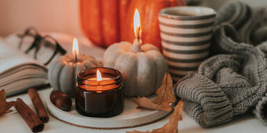 Herbst-Hack: Warum Sie Salz in Teelichter streuen sollten