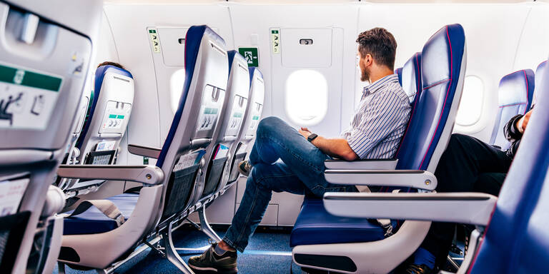 Geheimtricks: So bleibt der Platz im Flugzeug neben Ihnen immer frei