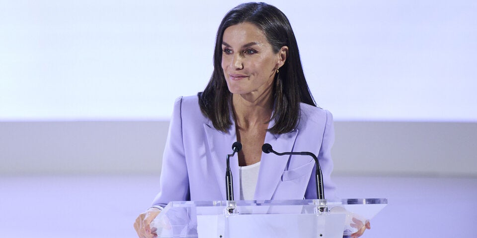 Auf der Bühne lächelte Letizia die Gerüchte weg