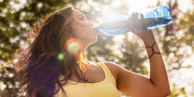 Nicht Wasser: Welches Getränk Sie bei Hitze wirklich trinken sollten
