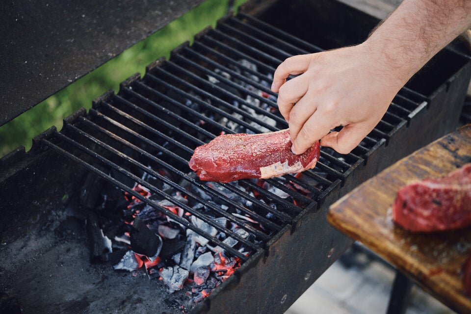 Start in die Grillsaison: Das landet bei den Österreichern 2025 auf dem Grill