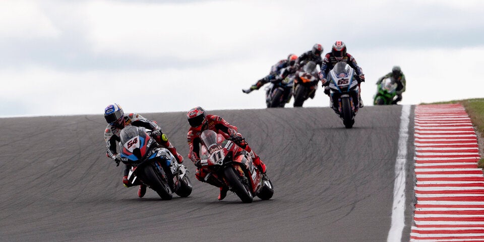 13. Sieg in Folge! Leader Toprak Razgatlioglu schreibt Superbike-Geschichte!