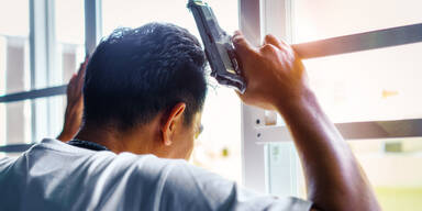 Steirer (56) bedroht spielende Kinder mit Waffe &ndash; festgenommen