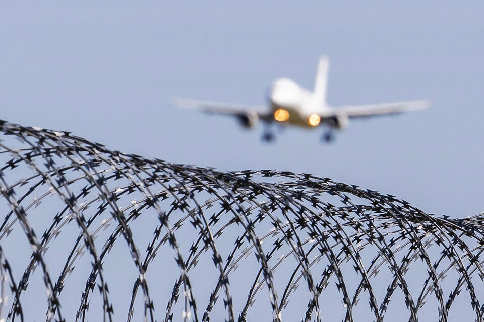 Krieg, Brände, Erdbeben: Wie sicher ist unser Sommerurlaub 2025 wirklich?