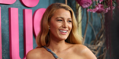 Vintage-Look: Blake Lively glänzt in Britney Spears' Kleid bei Filmpremiere