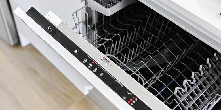 Kaum zu glauben: Diese Alltagsdinge dürfen in die Spülmaschine