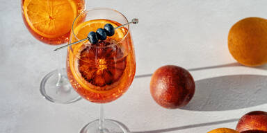 Bye, Bye Aperol Spritz ab! Dieser Drink ist das Trendgetränk des Sommers 2025
