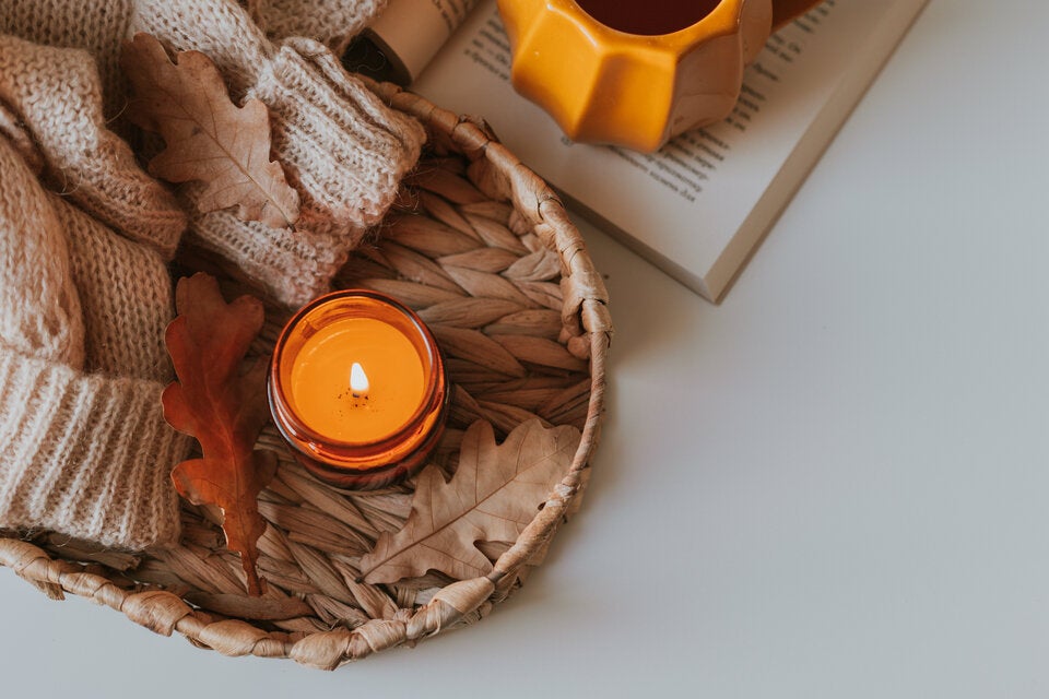 Herbst-Hack: Warum Sie Salz in Teelichter streuen sollten