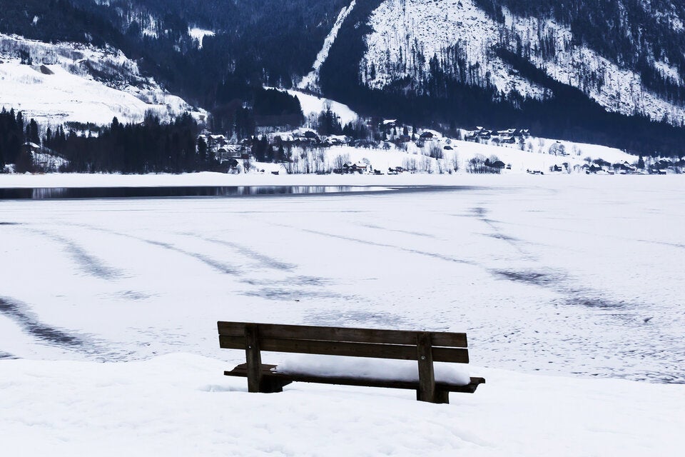 Winterzauber: Traumhafte Winterkulisse am Traunsee