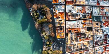 DIESER beliebte Urlaubsort in Spanien plant Autoverbot