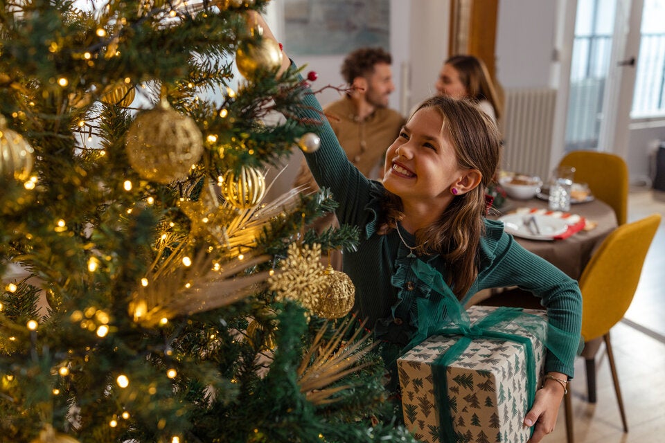 Genial: Mit diesen Deko-Tricks wirkt der Christbaum größer