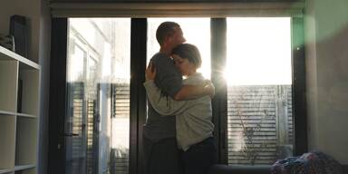 Warum Umarmungen in Zeiten der Trauer so heilsam sein k&ouml;nnen