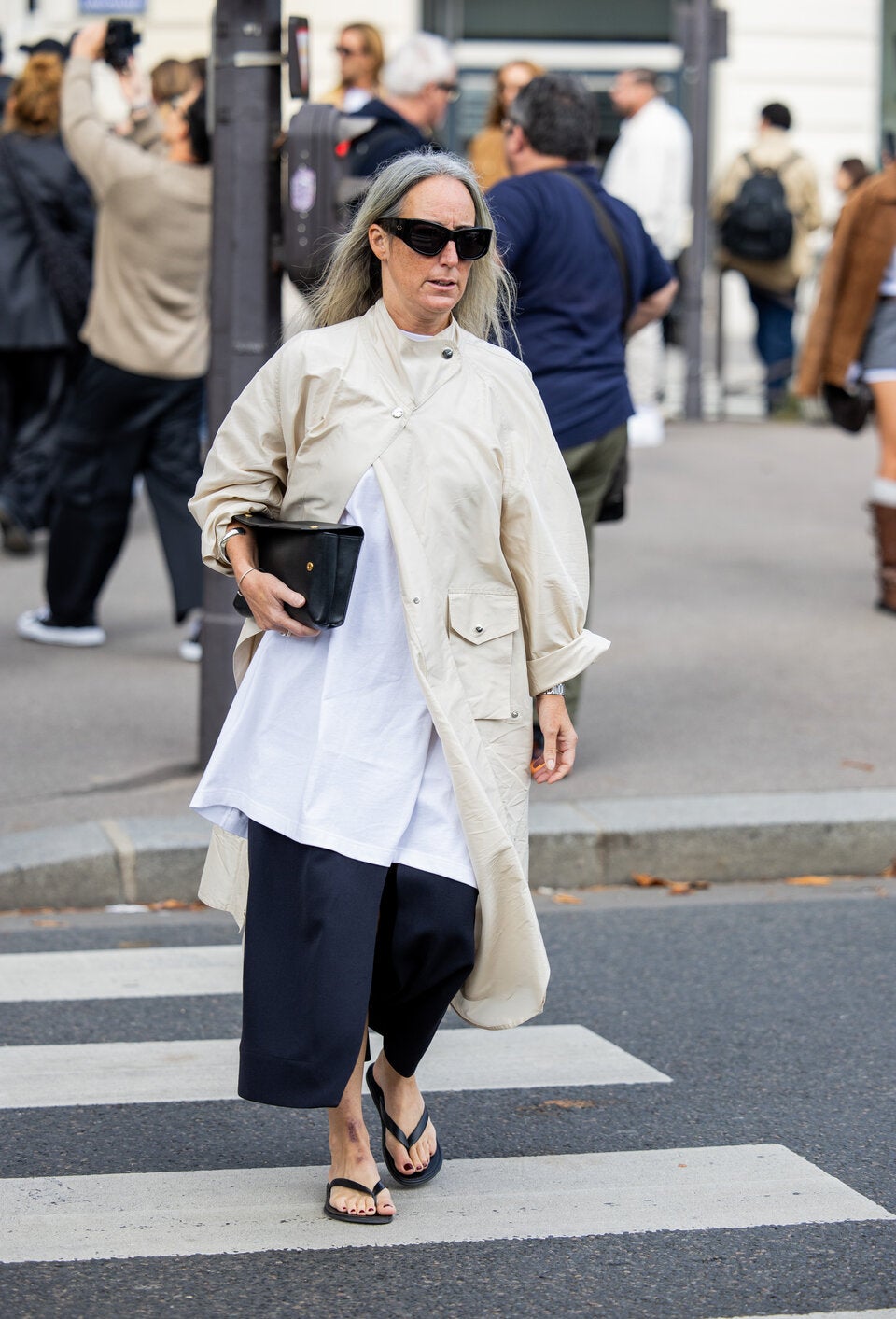 Von Flip-Flop bis Plateau: Das sind die luftigen Sandalentrends 2025