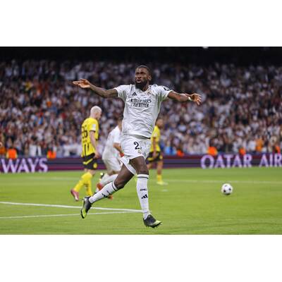 1. Robert Lewandowski (Barcelona)