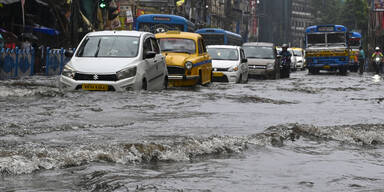 100.000 Menschen evakuiert: Zyklon trifft auf Indien