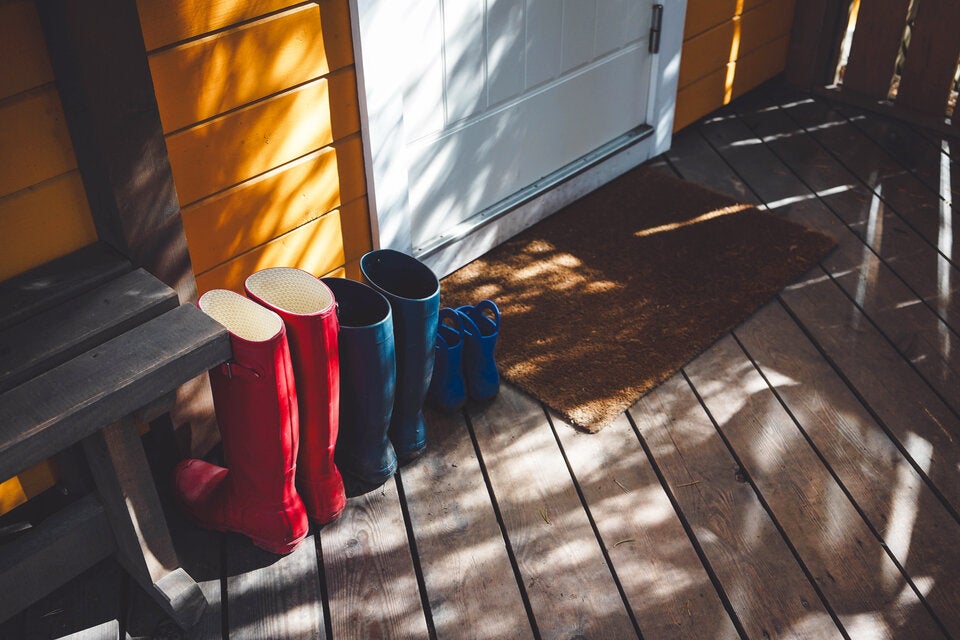 Winter, Schnee, Gatsch: Ist Schuhe abstellen im Stiegenhaus eigentlich erlaubt?