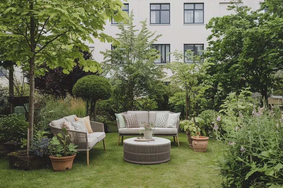 Gartenmöbel-Trends 2026: Retro, Streifen & Bistro-Style